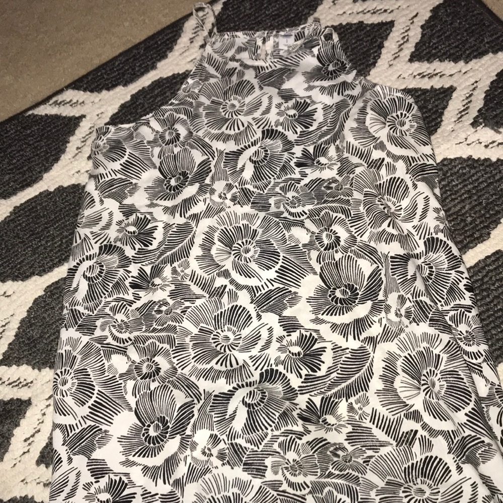 super cute old navy tank